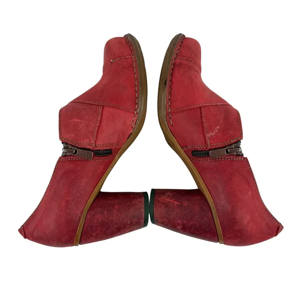 El Naturalista Red Leather Low Ankle Boot